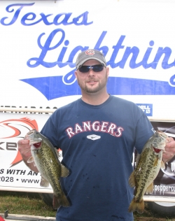 Click to view 2010 Lightning Fishing Tournament 313.JPG